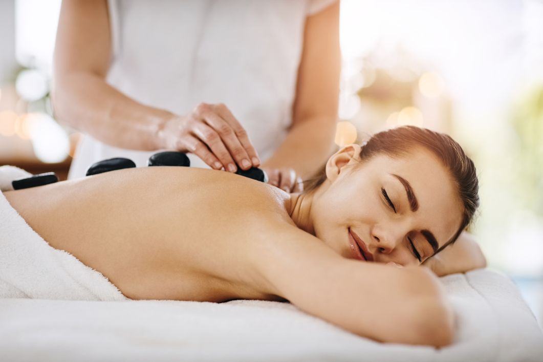 Photo - Nos massages massage pierres chaudes hotel roi arthur